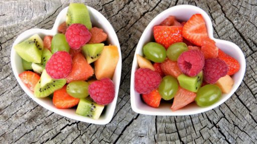dieta dla serca Sałatka owocowa to mało kalorii i dużo witamin dla serca, urody i dobrego samopoczucia